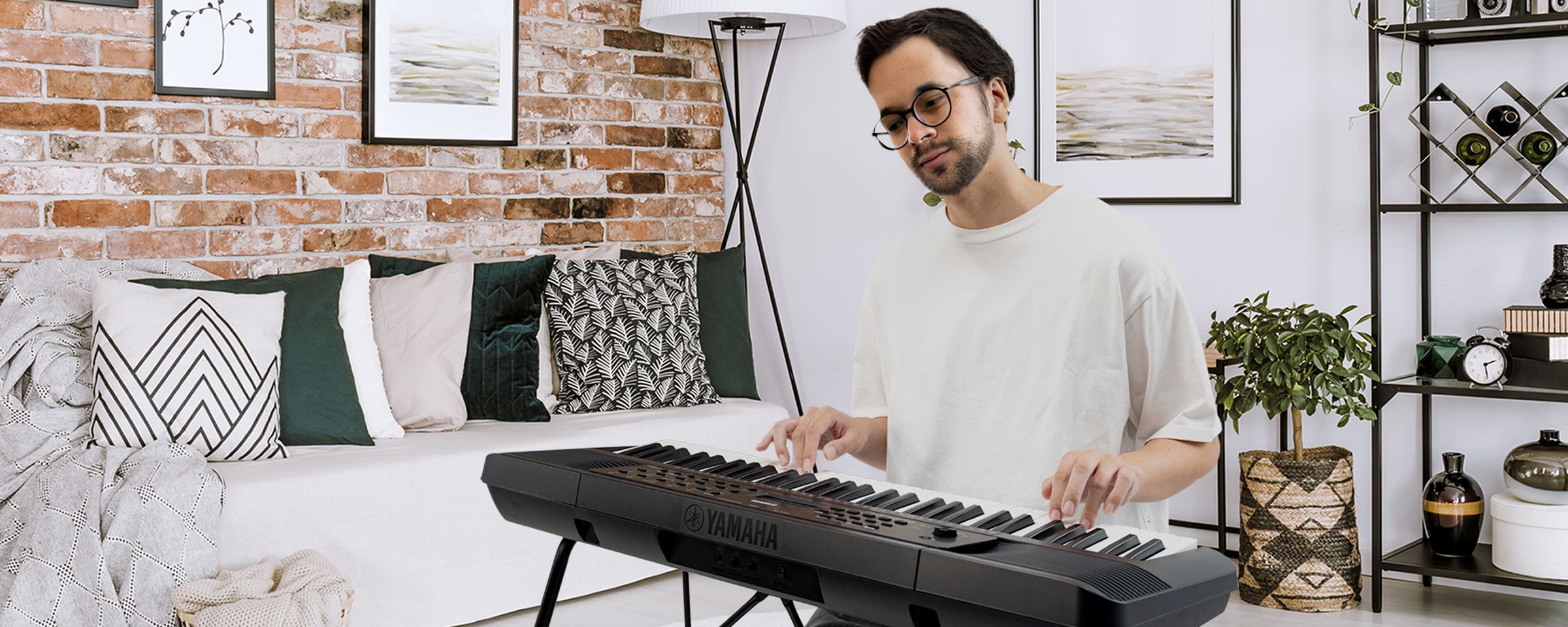 Yamaha PSRE283 61-Note Portable Beginner Keyboard