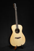 Maestro Cardinal VICTORIA WE Acoustic Electric Guitar w/Gigbag