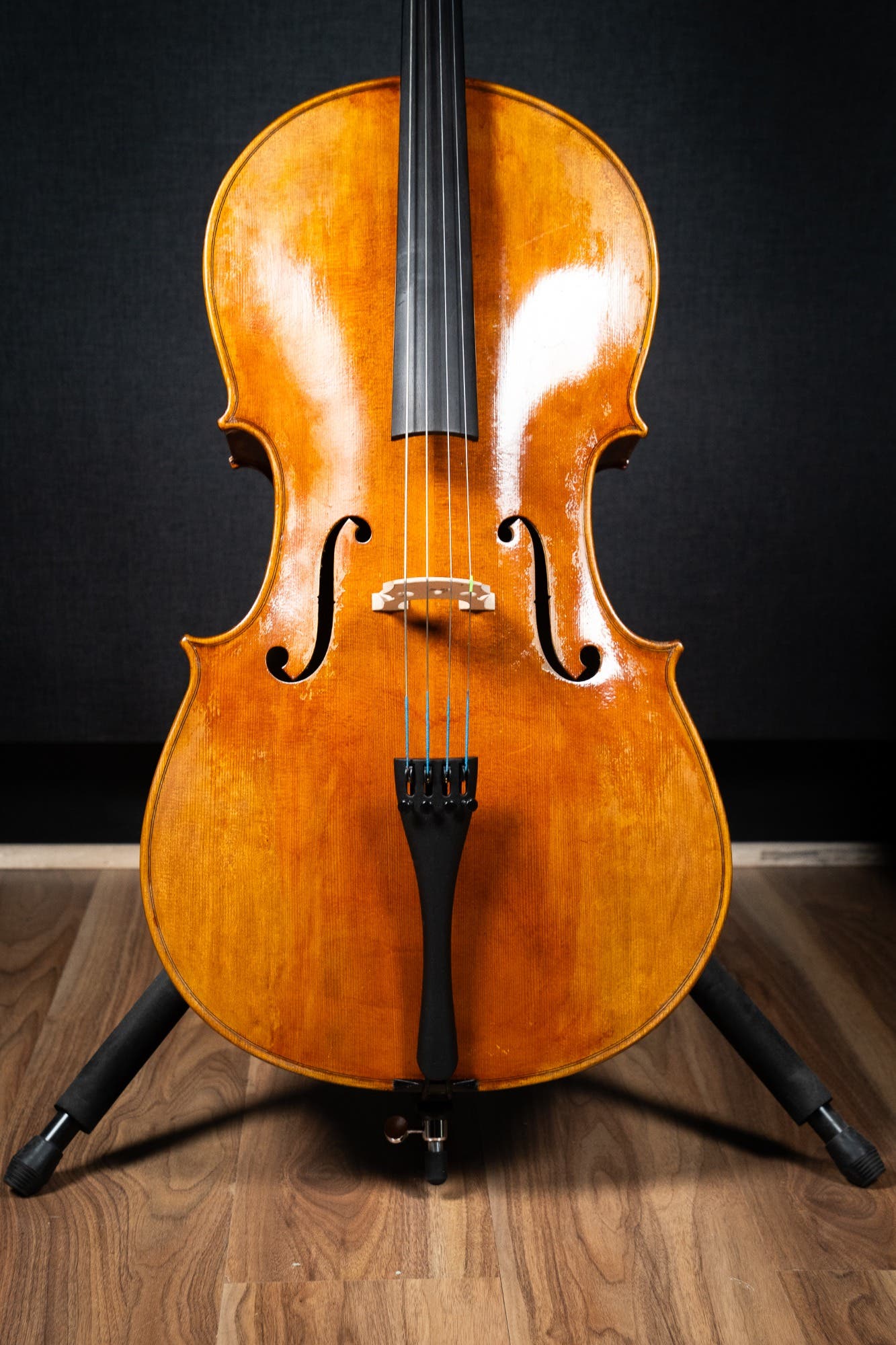 MAKERS II 4/4 CELLO WITH SUBTLE ANTIQUING FULLY SET UP W/JARGAR STRINGS INSTRUMENT ONLY