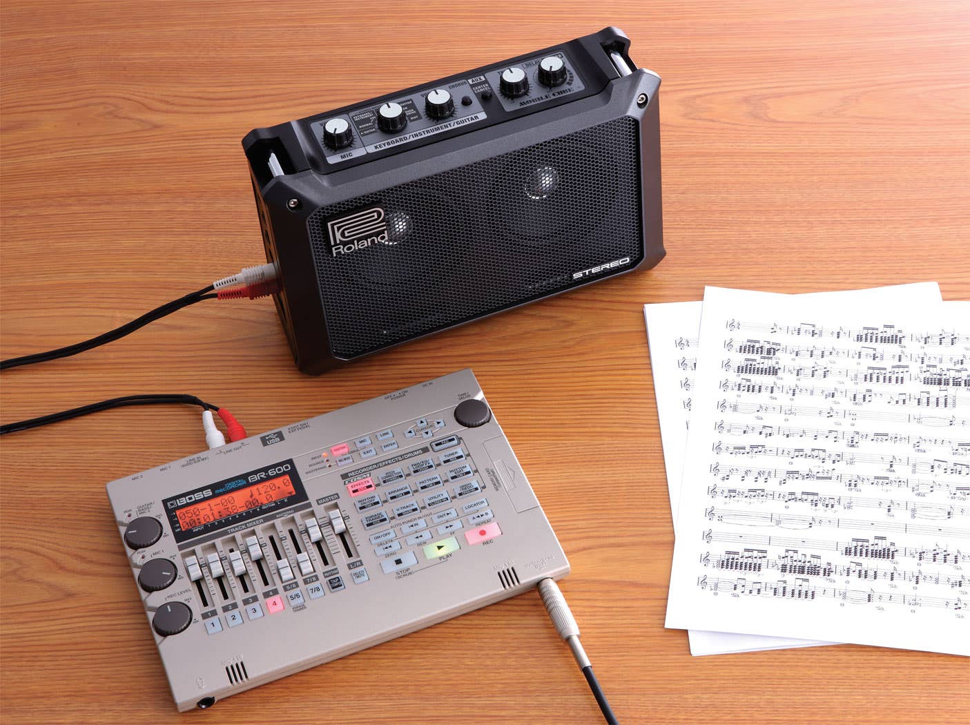 Roland MOBILE CUBE Battery-Powered Stereo Amplifier (MB-CUBE)