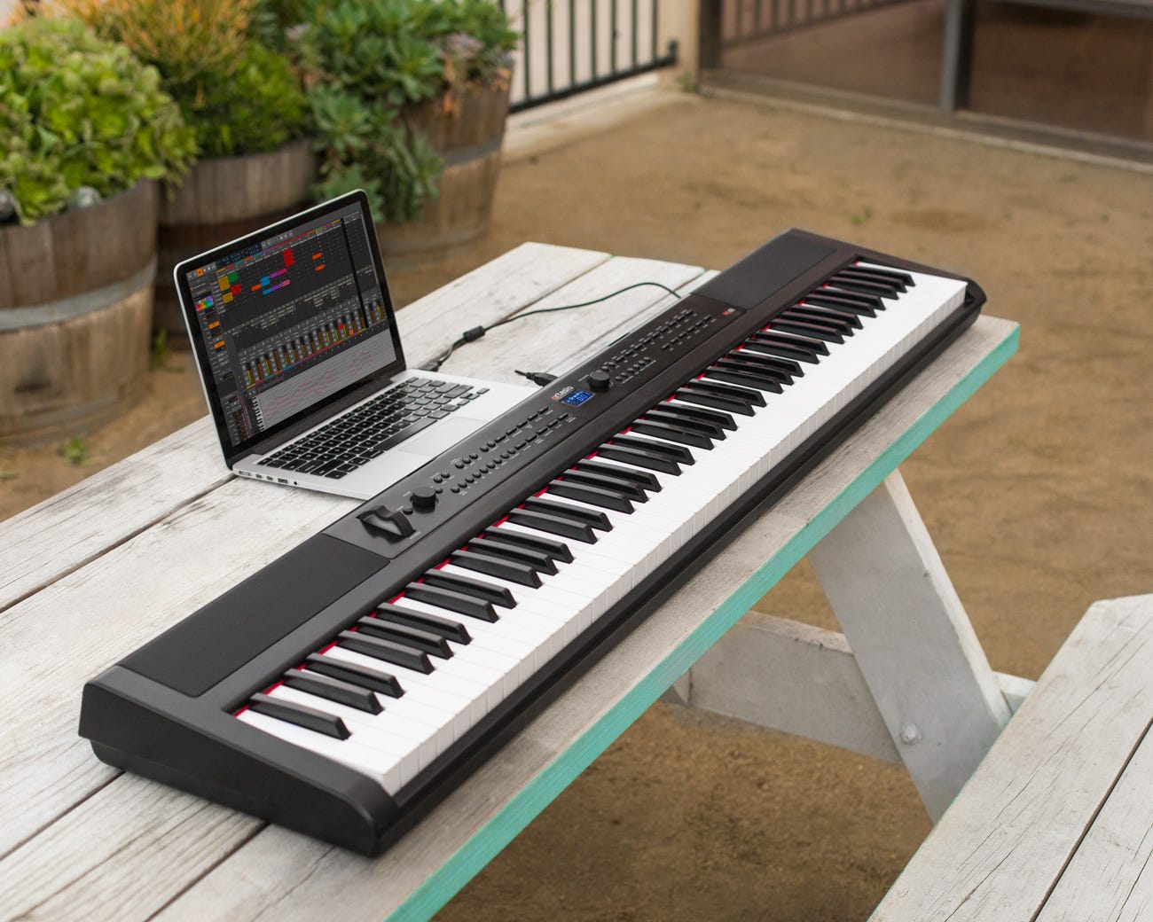 Artesia Pro PE-88 BK Portable Arranger Piano