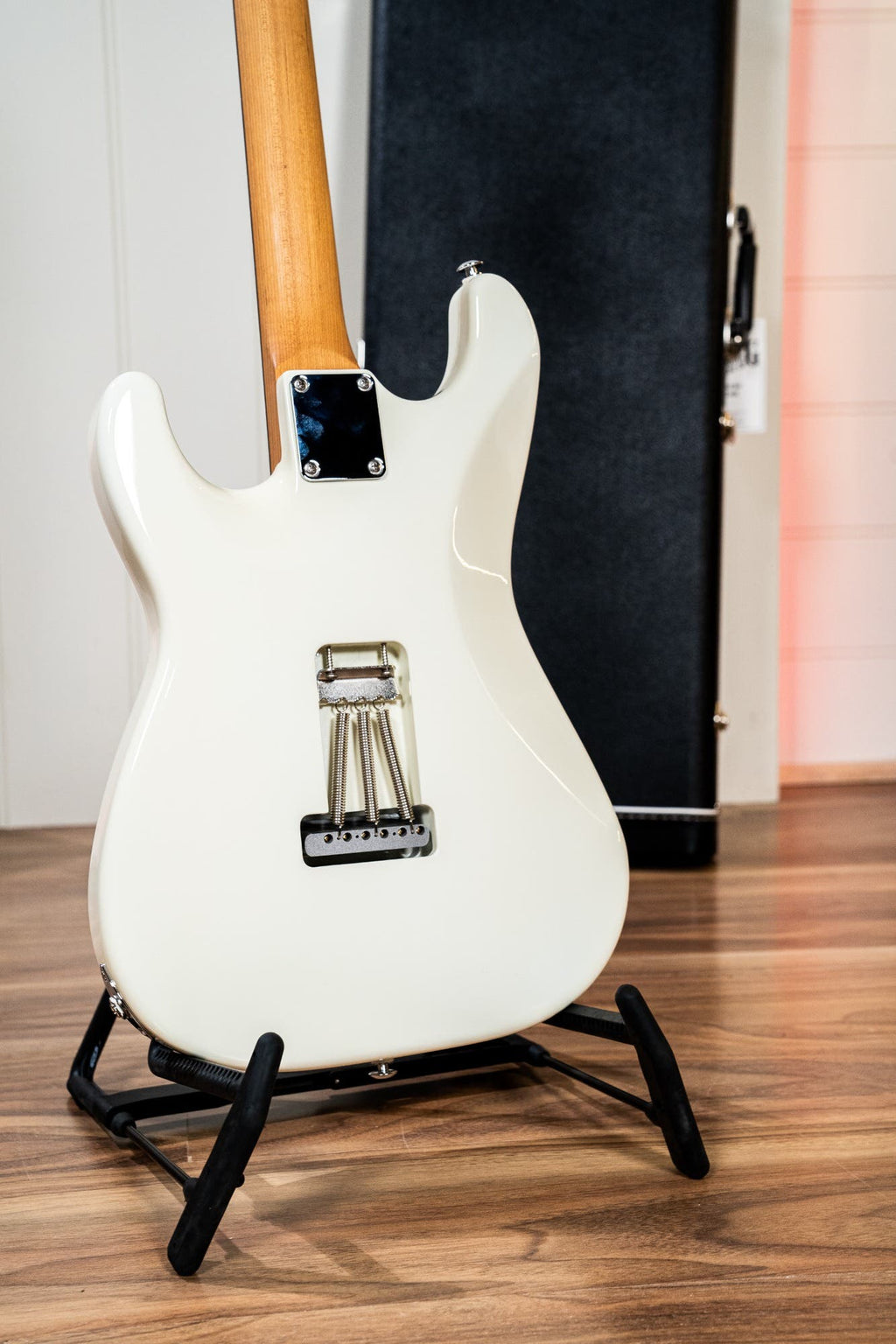 Suhr Scott Henderson Signature Classic Guitar - Olympic White