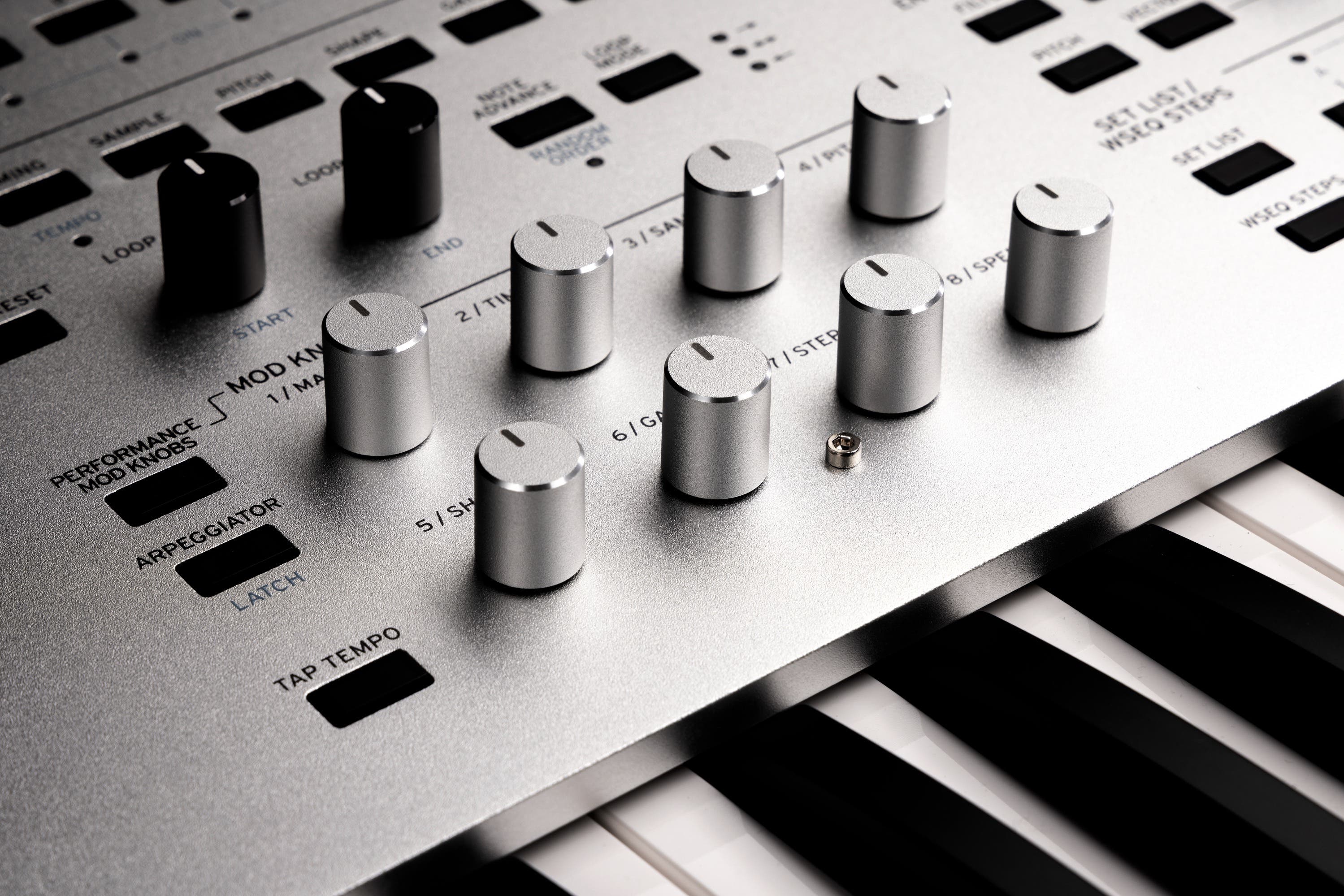 Korg Wavestate SE 61-Key Wave Sequencing Synth w/Case - Platinum